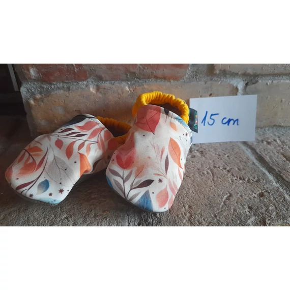 AKCIÓ!!!Puhatalpú cipő sárga leveles15 cm
