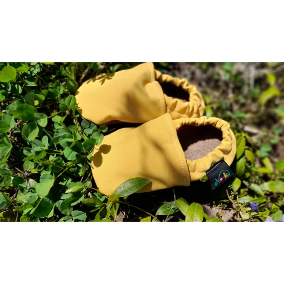 Puhatalpú cipő mustár 15 cm