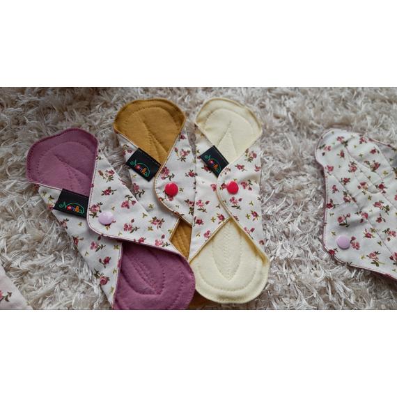 Mosható tisztasági betét apró rózsák20 cm